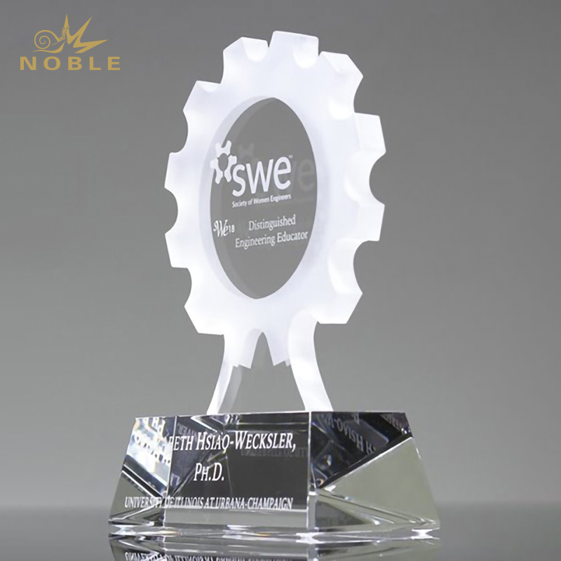 Excellence New Design Custom Souvenir Gifts Business Gear Crystal Awards 