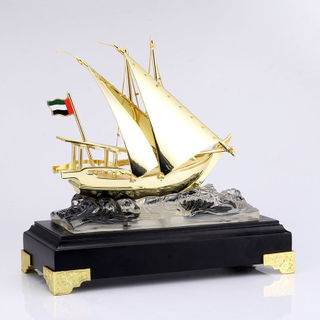 High Quality Customized Gold Metal UAE Ship Business Gift Custom Logo Achievement Trophy Awards Souvenir