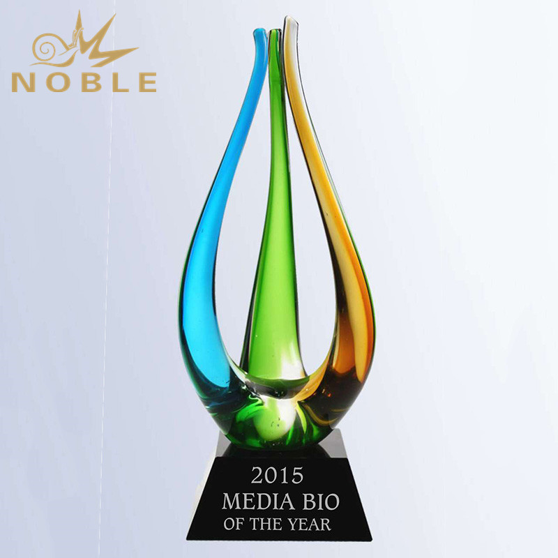 New Design Best Selling Custom Color Hand Blown Art Glass Trophy