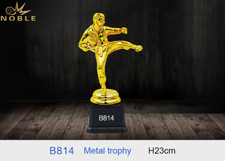 Unique Design Sports Metal Figurine Aartial Art Award