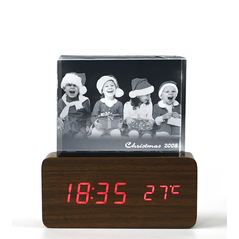 Noble Manufacturer 3D Laser Crystal With Wooden Clock Business Gift Customized Bespoke Logo Office Decoration Trophy Award Hand Craft Desk Gift