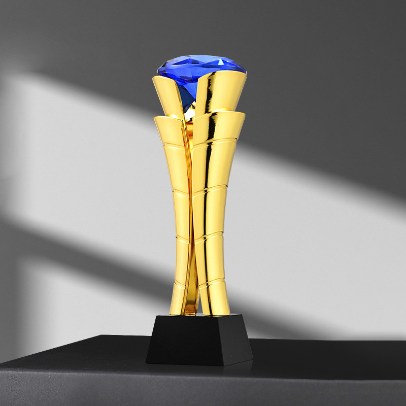 High Quality Customized Gold Silver Bronze Metal Torch With Diamond On Top Business Gift Custom Logo Achievement Trophy Awards
