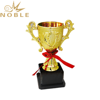 Free Logo Cheap Plastic Trophy Cups