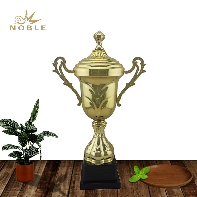 Hot Selling Sports Competition Cups Metal Golf Trophy
