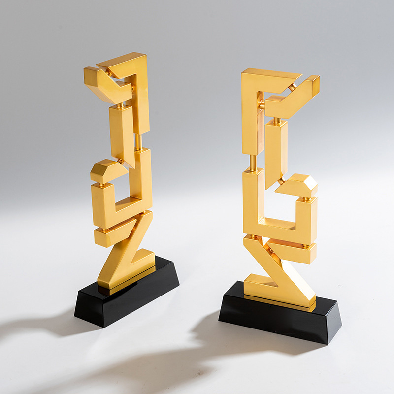 High Quality Customized Shape Gold Metal Logo With Crystal Base Business Gift Custom Logo Trophy Award
