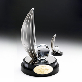 High Quality Customized Shape Gold Silver Metal Sailboat With 3D Laser Crystal Ball Business Gift Custom Logo Trophy Award