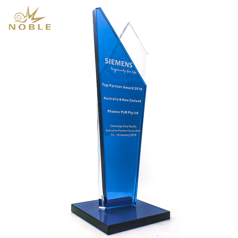 Noble High Quality Custom Blue Crystal Top Partner Award As Business Souivenir Gift