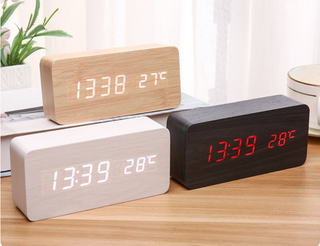 Noble Manufacturer Wooden Clock Business Gift Customized Bespoke Logo Office Decoration Trophy Award Hand Craft Desk Gift