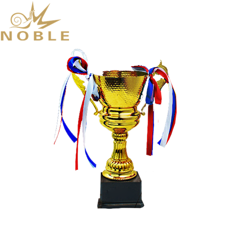 Shiny Gold Metal Bodybuilding Trophy Cups