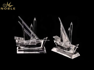 Noble Traditional Corporate UAE National Day Gift Crystal Dhow Replica As Tourist Souvenir Gifts