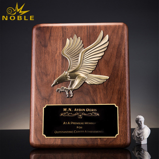  New Design Solid Wooden Metal Eagle Wood Plaque Trophy for America