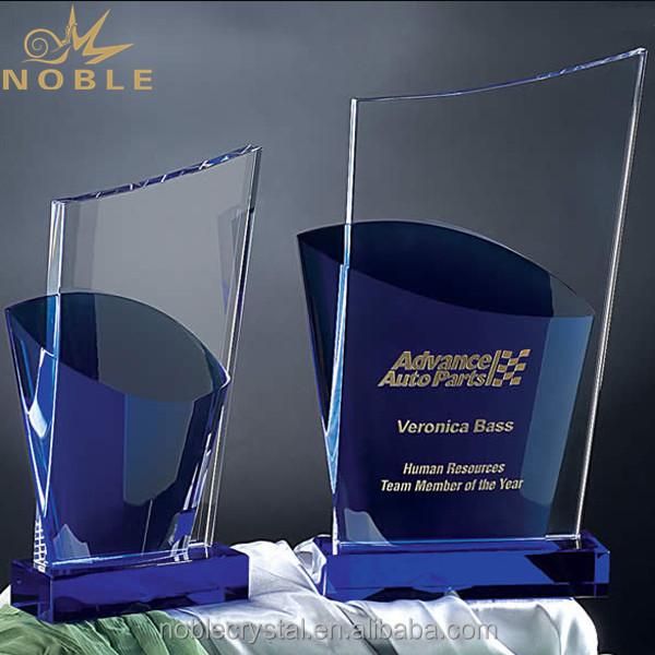 Hot Selling New Design Blue Crystal Custom Plaque with Gold Engraving