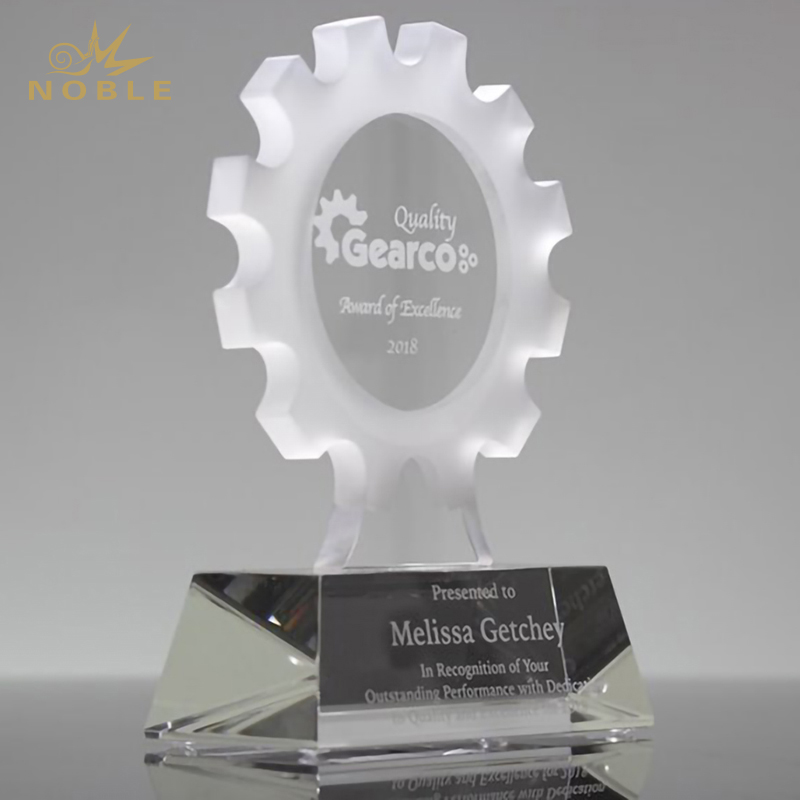 Excellence New Design Custom Souvenir Gifts Business Gear Crystal Awards 
