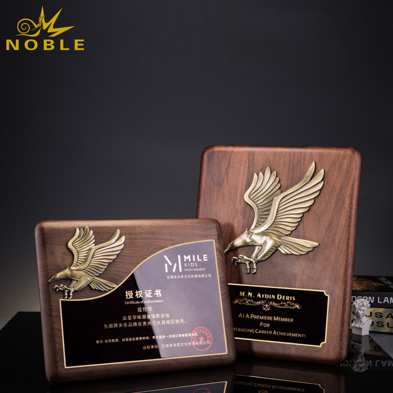 Custom New Design Solid Wooden Metal Eagle Wood Plaque Trophy for America