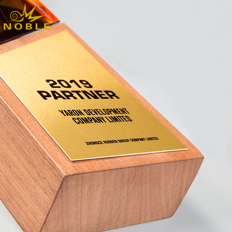 Noble New Design Custom Printing Wood Plaque Award with Crystal