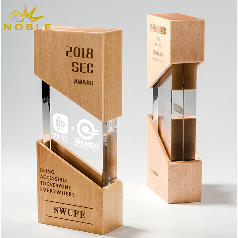 New Design Wooden Trophy with Crystal 