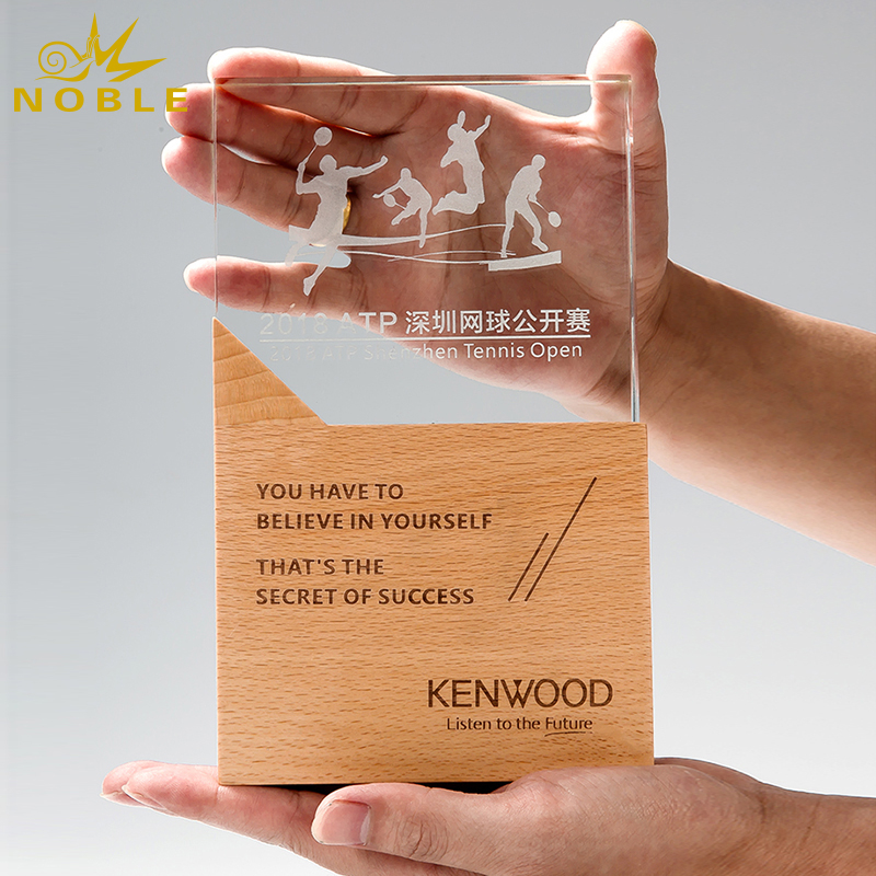 New Design Custom Crystal Trophy with Wood Base 