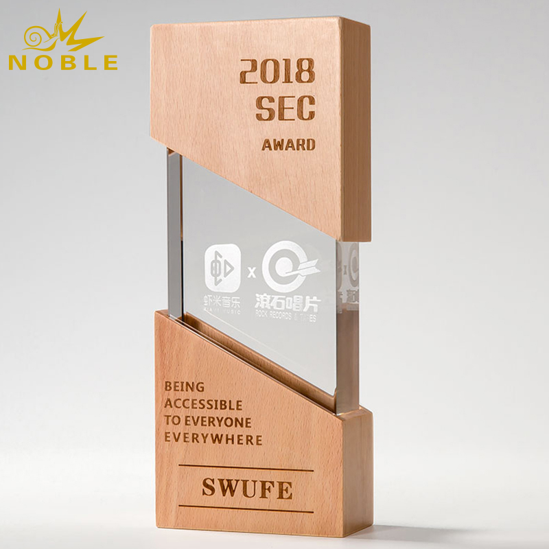 New Design Wooden Trophy with Crystal 