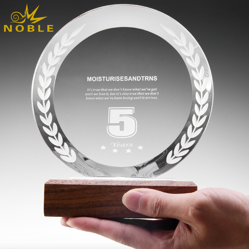 Round Shaped Crystal Award Trophy With Wooden Base 