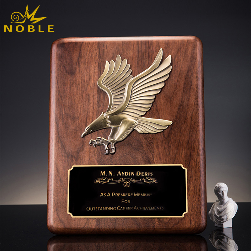 Custom New Design Solid Wooden Metal Eagle Wood Plaque Trophy for America
