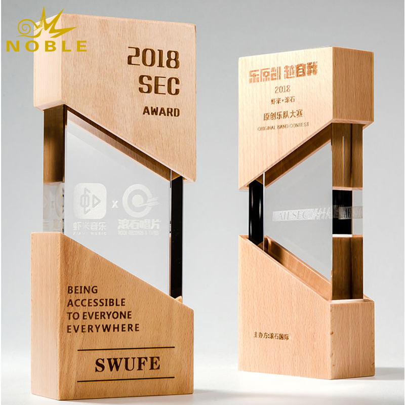 New Design Wooden Trophy with Crystal 