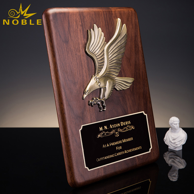 Custom New Design Solid Wooden Metal Eagle Wood Plaque Trophy for America