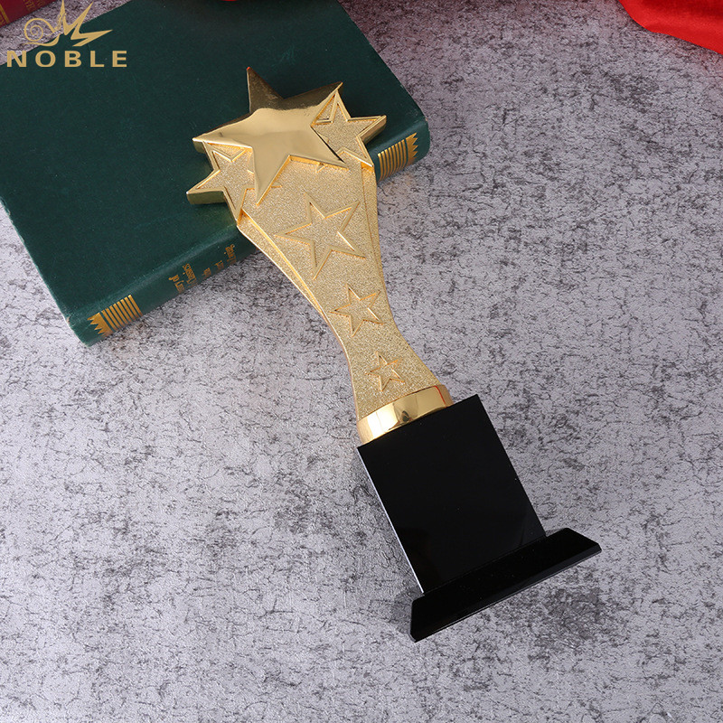 Etched Crystal Metal Star Trophy Award with Black Base for Elegant Company Awards